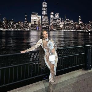 Brown midi dress. Size M.